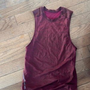 Lululemon workout shirt